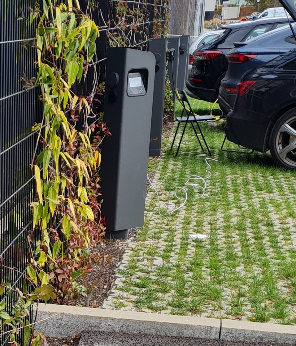 Laadpaal zonder aanrijdbeveiliging: niet goedgekeurd bij AREI-keuring