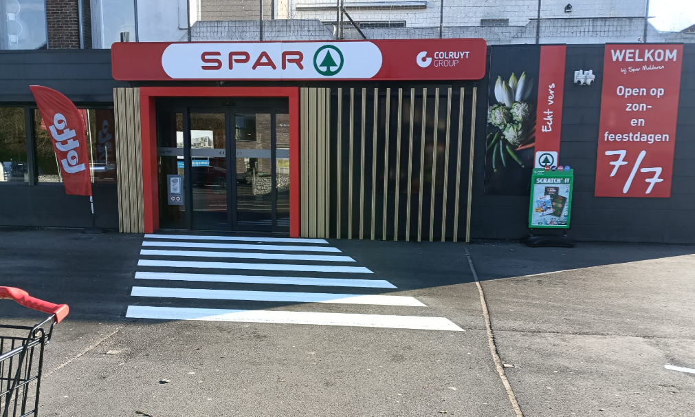 SPAR parking na renovatie: nieuw zebrapad door Evolut-ion