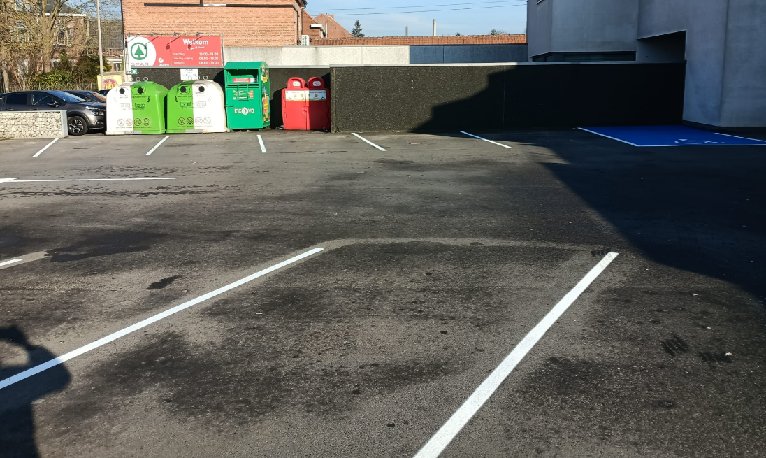SPAR parking na renovatie: strakke parkeervakken