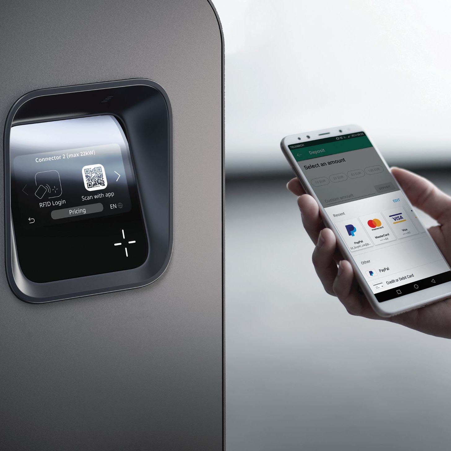 Laadpaal met QR-code scannen en de Evolut-ion gebruikersapp op een smartphone